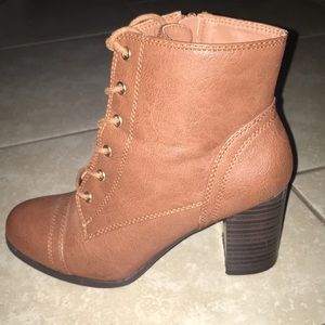 •Wild diva lounge boots•